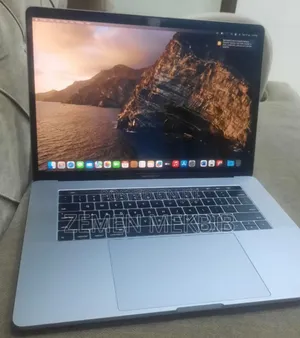New Laptop Apple MacBook Pro 2017 16GB Intel Core I7 SSD 512GB