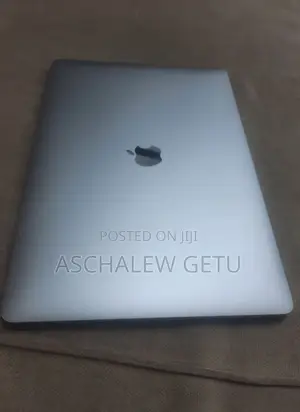 Photo - New Laptop Apple MacBook Pro 2017 16GB Intel Core I7 SSD 512GB