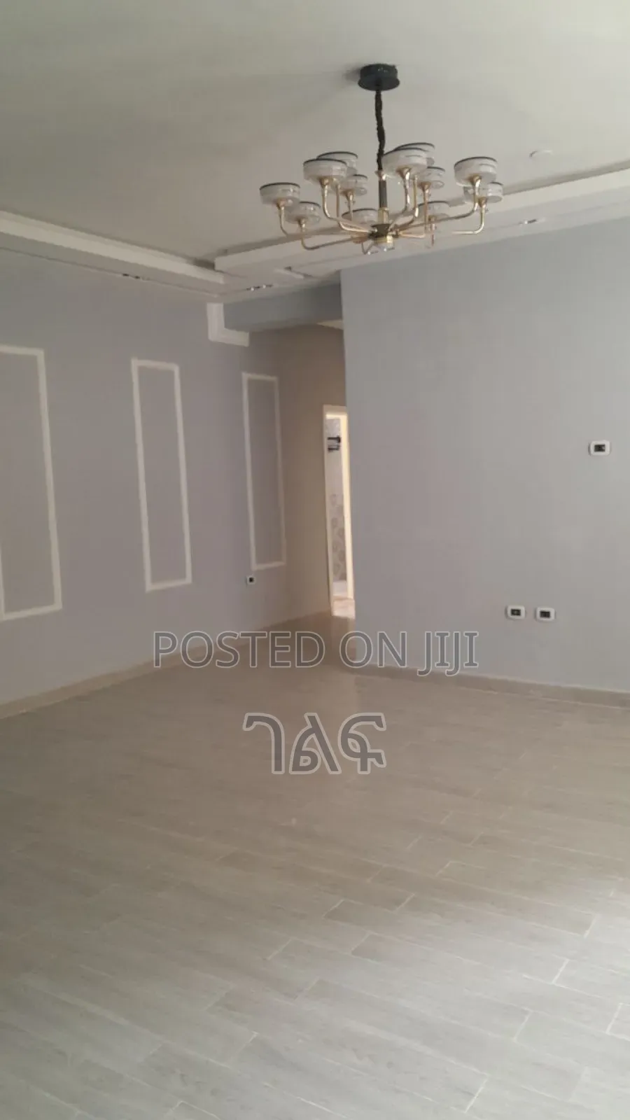 5bdrm House in በአስቸኳይ የሚሸጥ G+1+T, Bole for sale