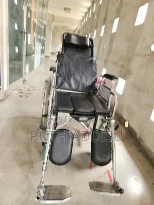 Photo - Wjeelchair地震wheelchair較高wheelchair凳上wheelchair川菜wheelchair