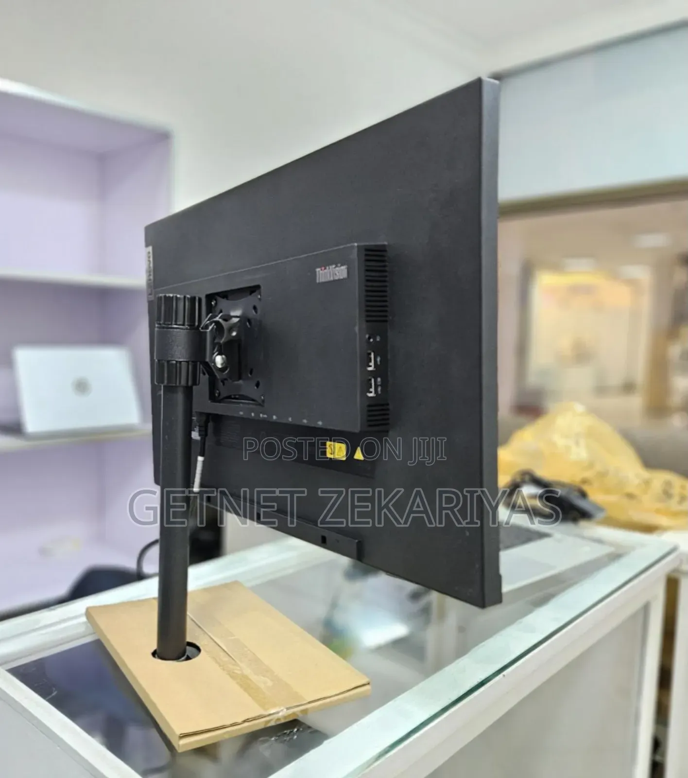 Lenovo Framless Monitor