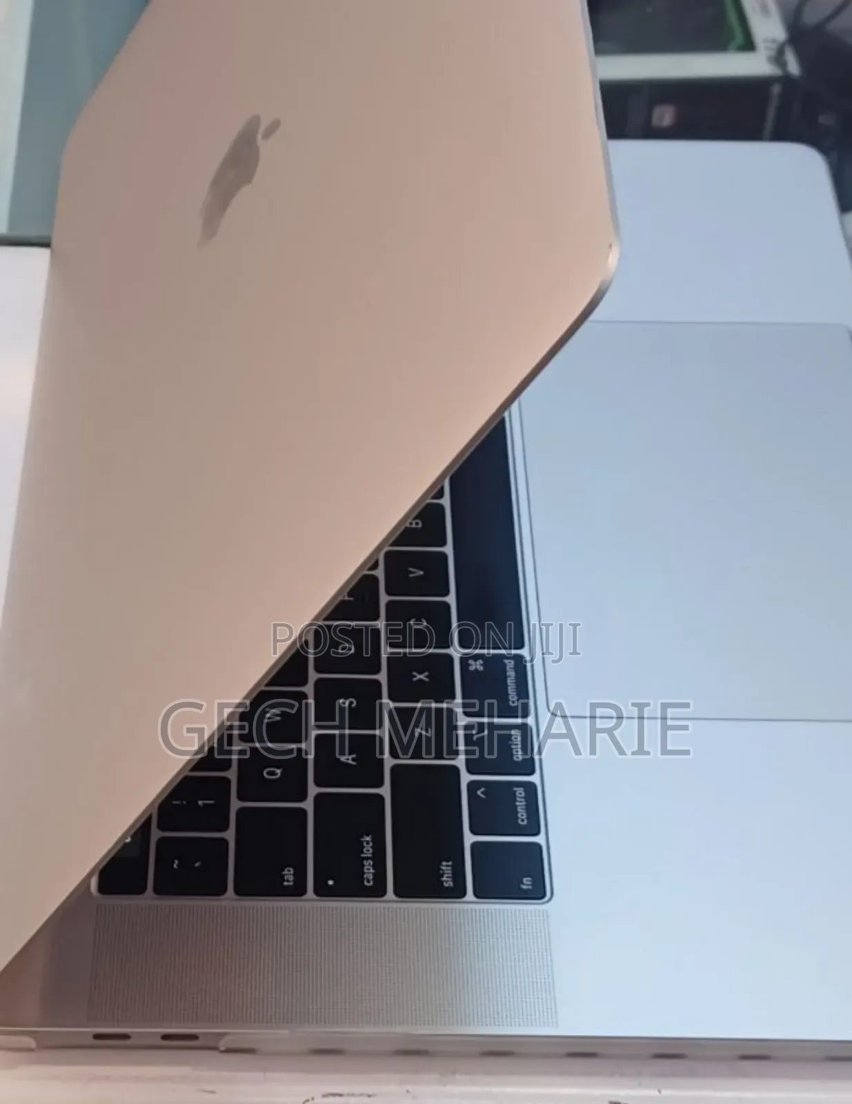 New Laptop Apple MacBook Pro 2018 32GB Intel Core I9 SSD 1T