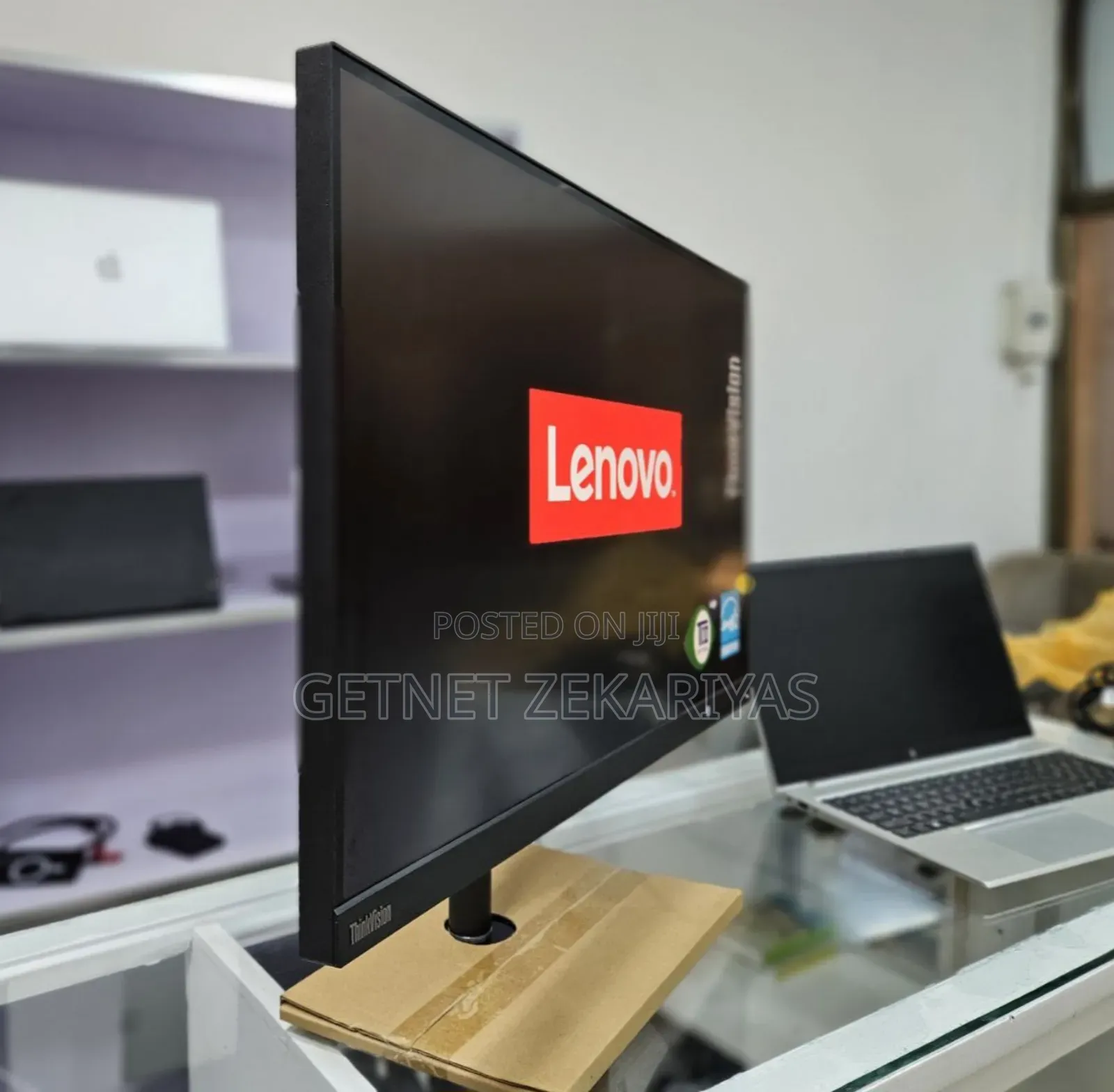 Lenovo Framless Monitor
