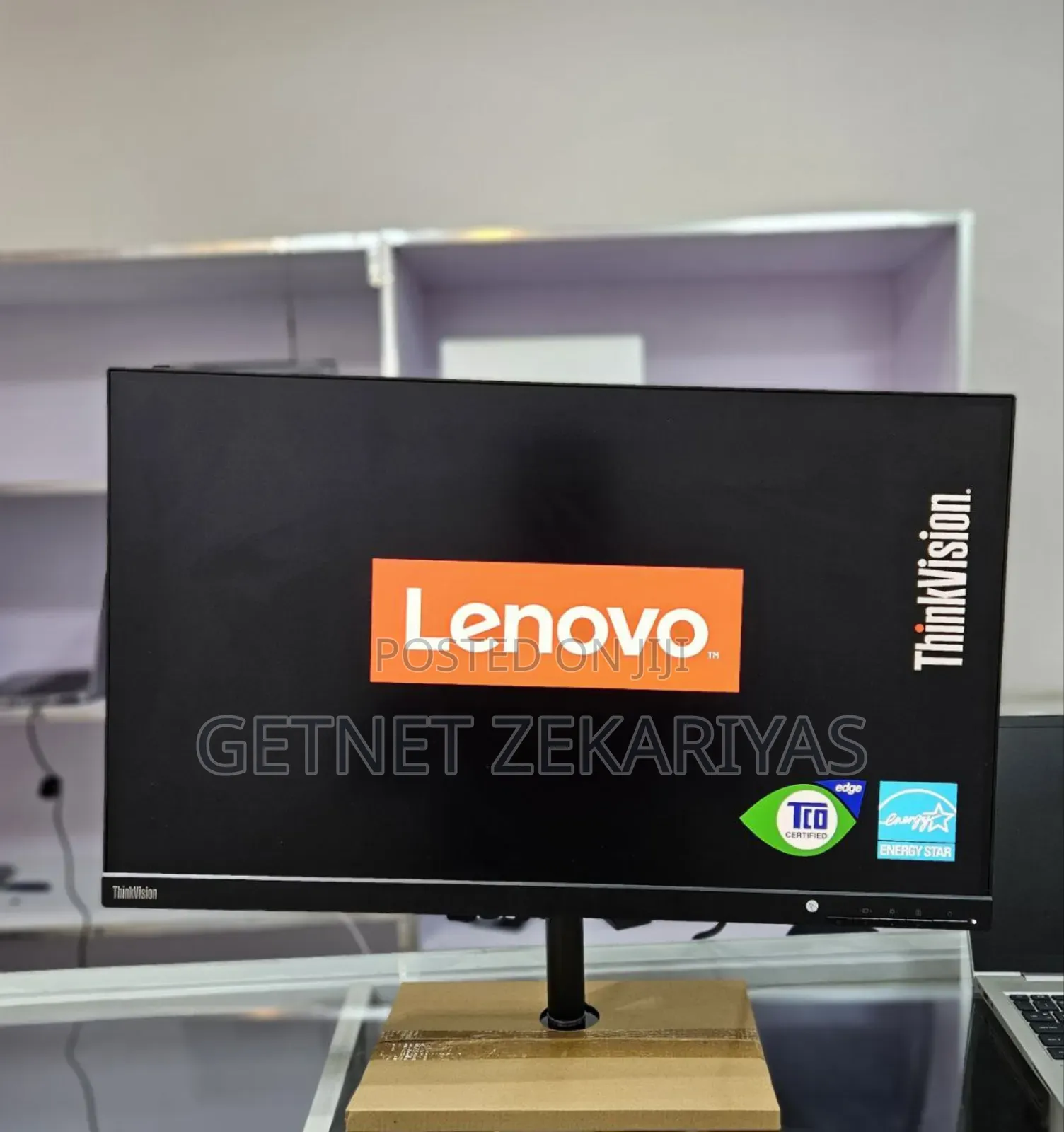 Lenovo Framless Monitor