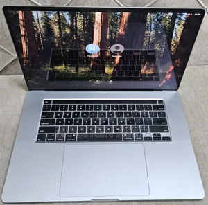 New Laptop Apple MacBook Pro 32GB Intel Core I9 SSD 512GB