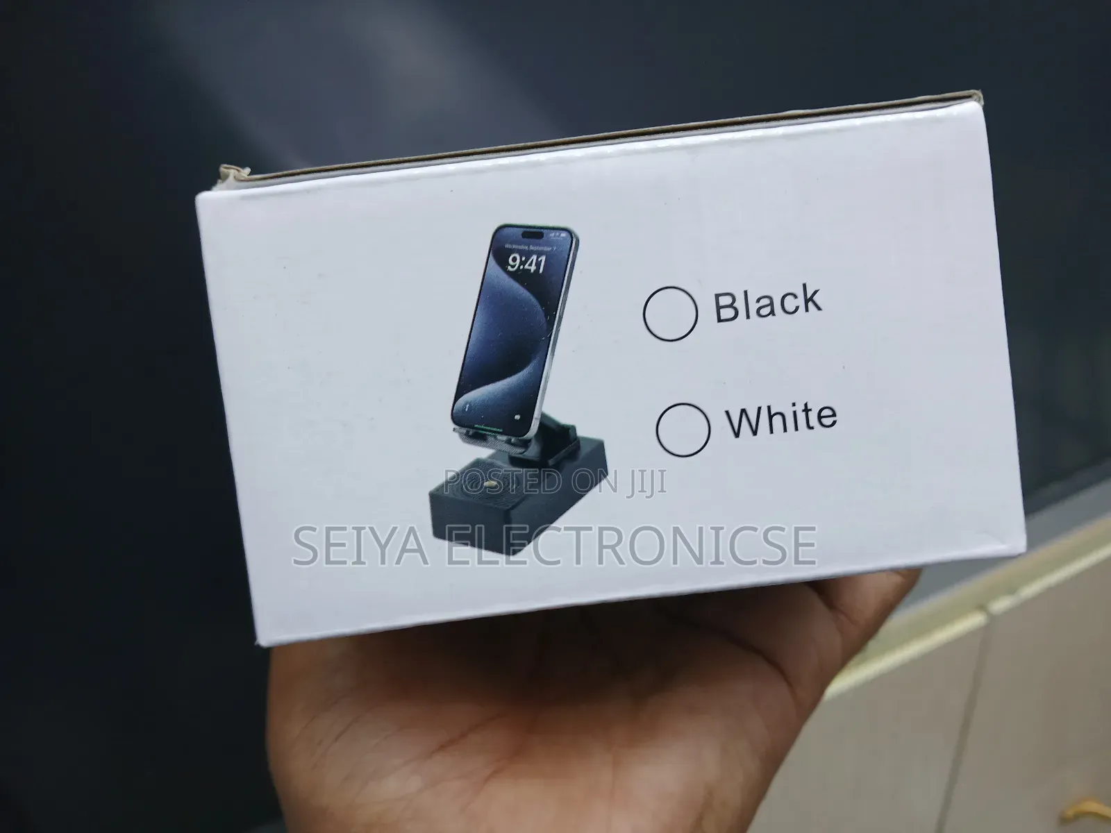 F16 Phone Holder Stand With in Bluetooth Speaker