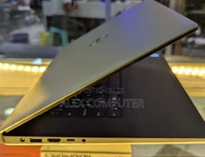 New Laptop Dell XPS 15 8GB Intel Core I5 SSD 256GB