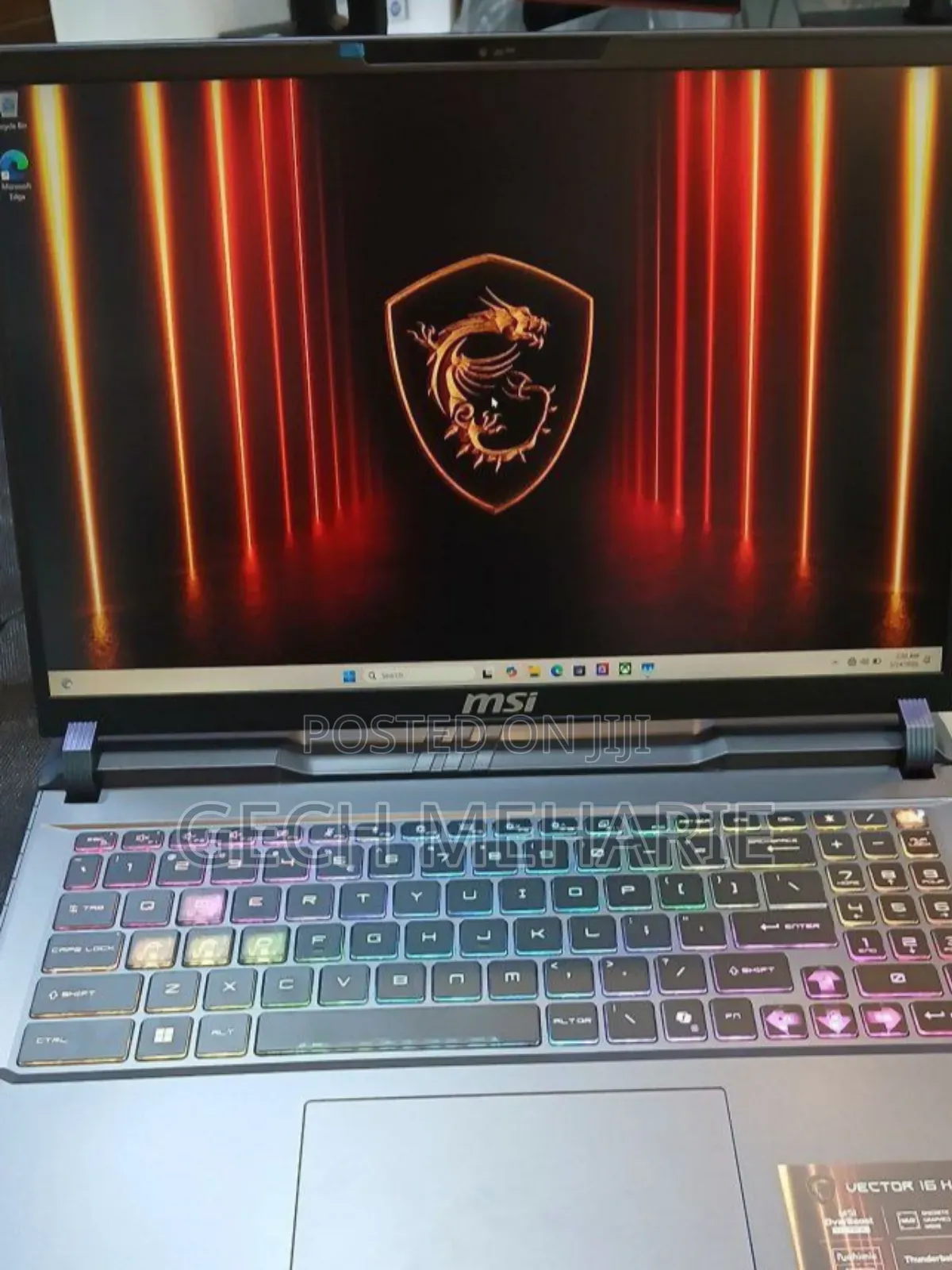 New Laptop MSI Vector 17 HX AI A2XWJG 16GB Intel Core Ultra 7 SSD 1T
