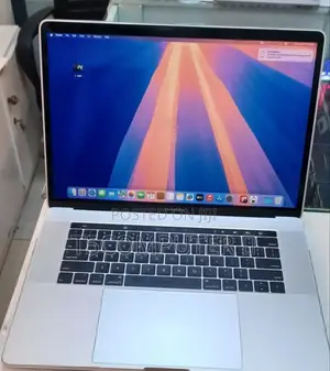 New Laptop Apple MacBook Pro 2018 32GB Intel Core I9 SSD 1T