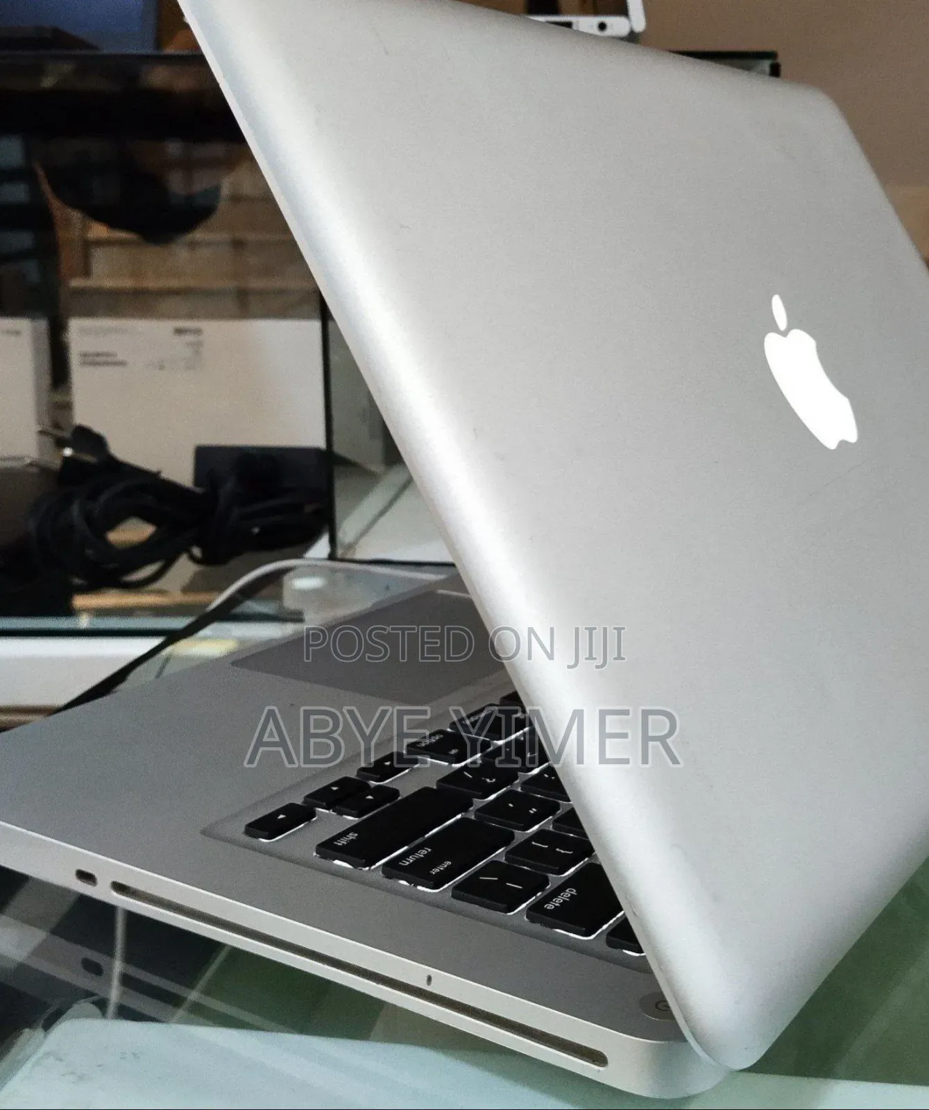New Laptop Apple MacBook Pro 2012 4GB Intel Core I5 HDD 500GB