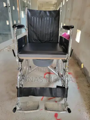 Photo - Potty Pan Wheelchair雷٥shower Chair Function٨中wheelchair