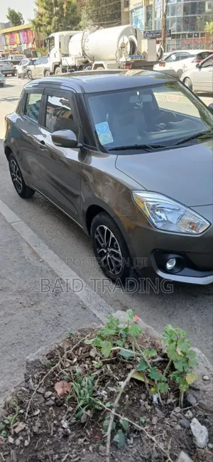 Suzuki Swift 2022 Gray
