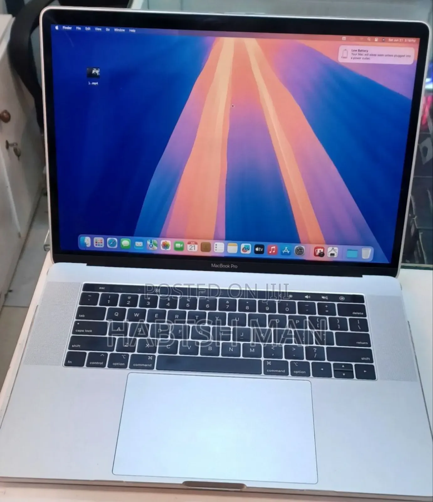New Laptop Apple MacBook Pro 2018 32GB Intel Core I9 SSD 1T
