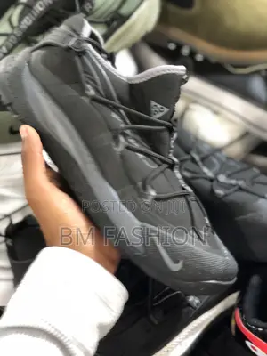 Nike Gortex Men’S Hiking Sneakers Black