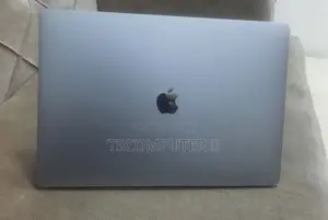 Photo - New Laptop Apple MacBook Pro 2017 16GB Intel Core I7 SSD 512GB