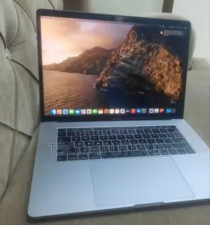 New Laptop Apple MacBook Pro 2017 16GB Intel Core I7 SSD 512GB