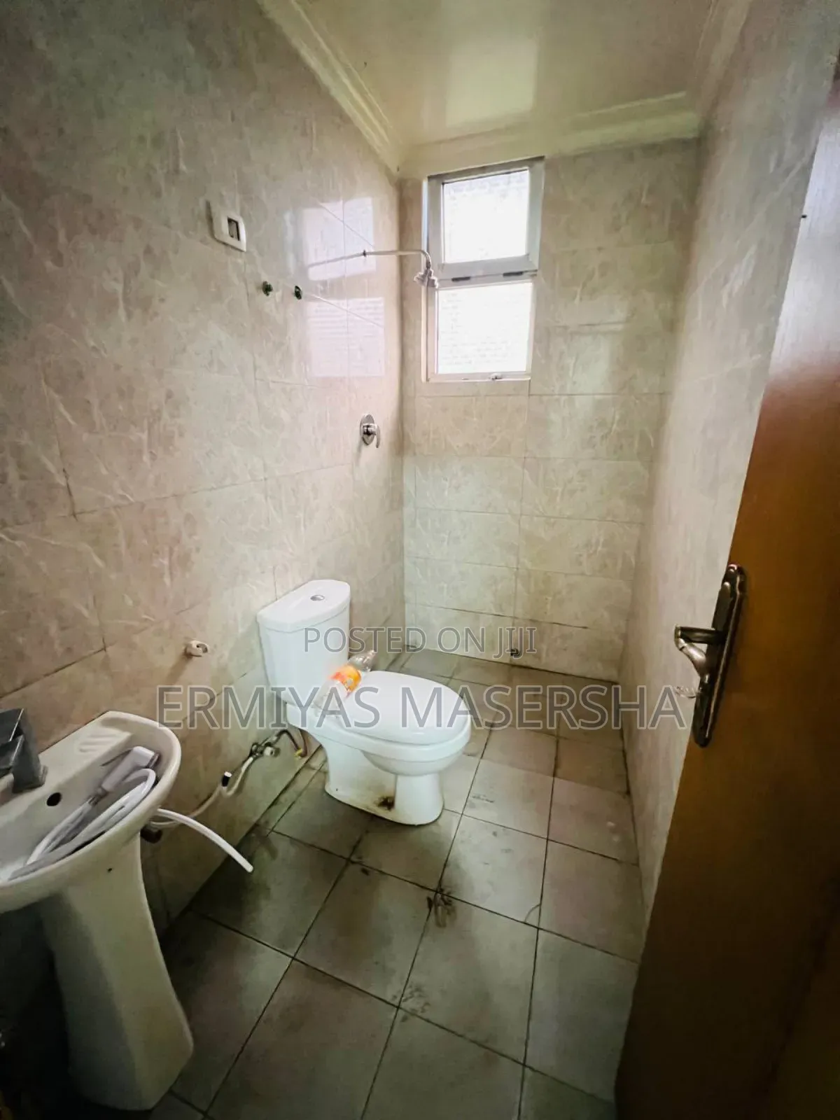 Furnished 3bdrm Apartment in Yeka for sale