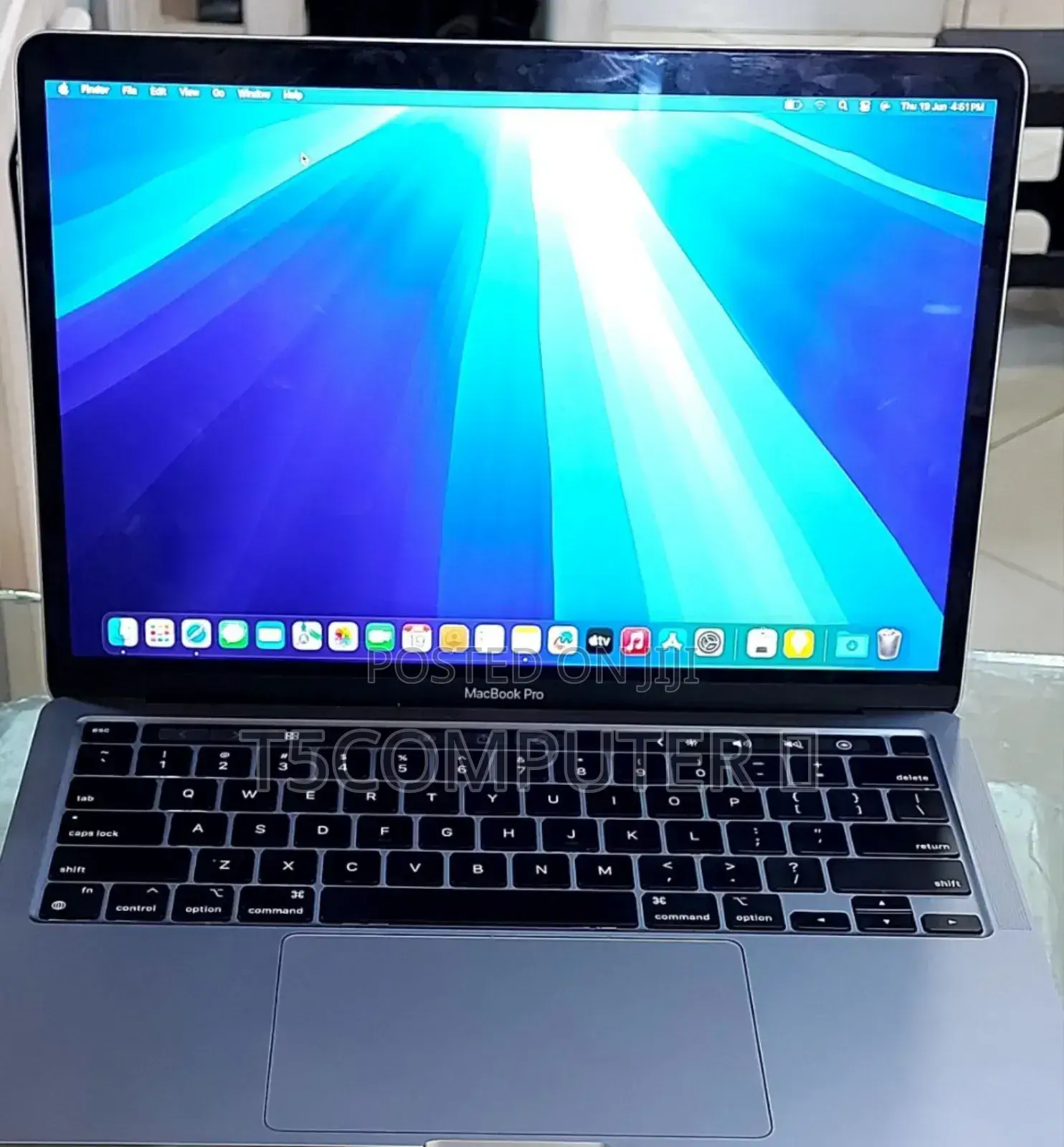 New Laptop Apple MacBook Pro 2022 M2 8GB Apple M2 SSD 512GB