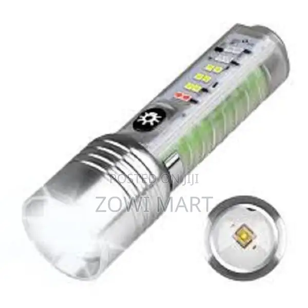 Multifunctional Zoom Flashlight 520a