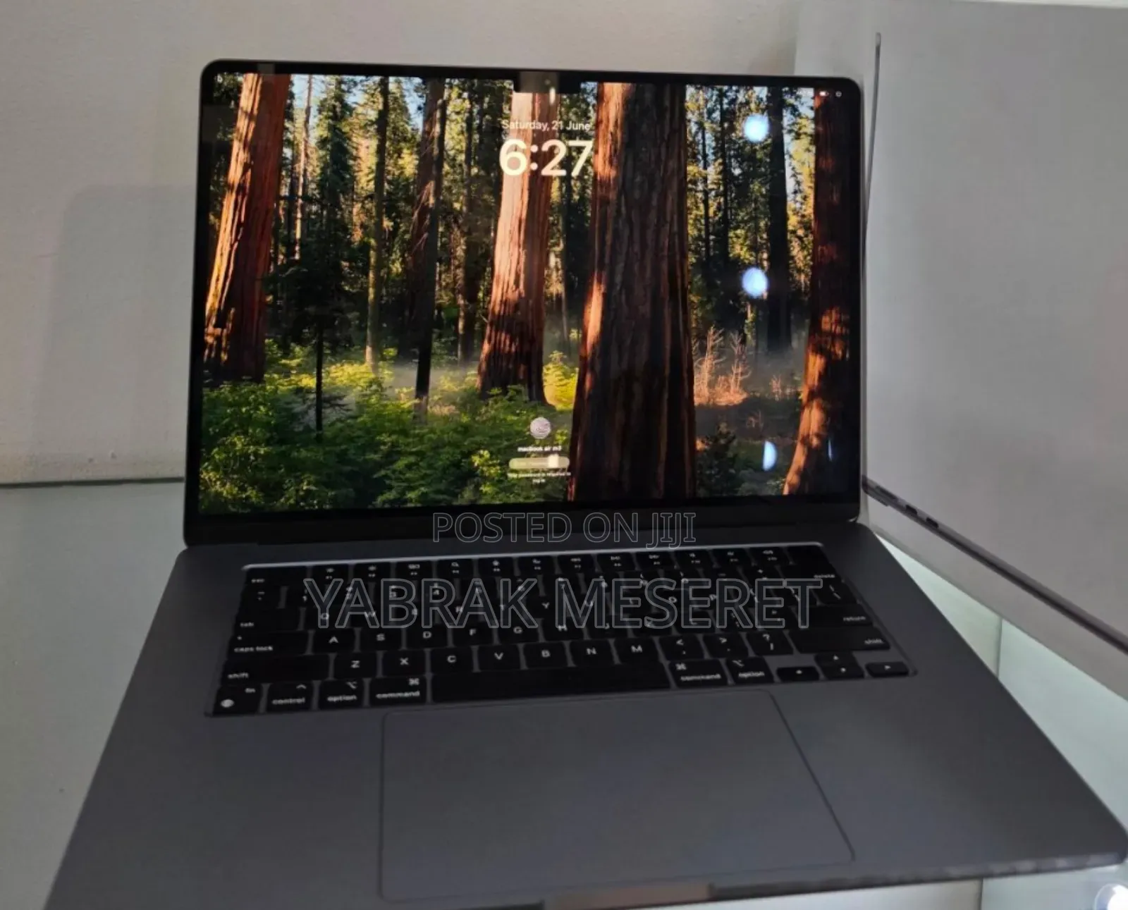 New Laptop Apple MacBook Air 2024 M3 13-Inch 8GB Apple M3 SSD 256GB