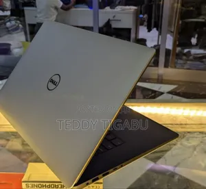 New Laptop Dell XPS 15 8GB Intel Core I5 SSD 256GB