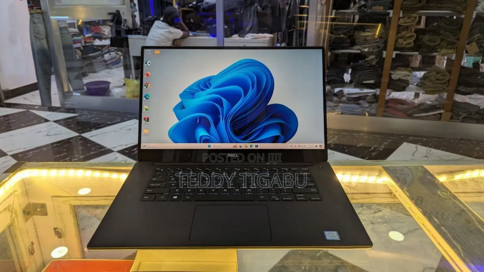 New Laptop Dell XPS 15 8GB Intel Core I5 SSD 256GB