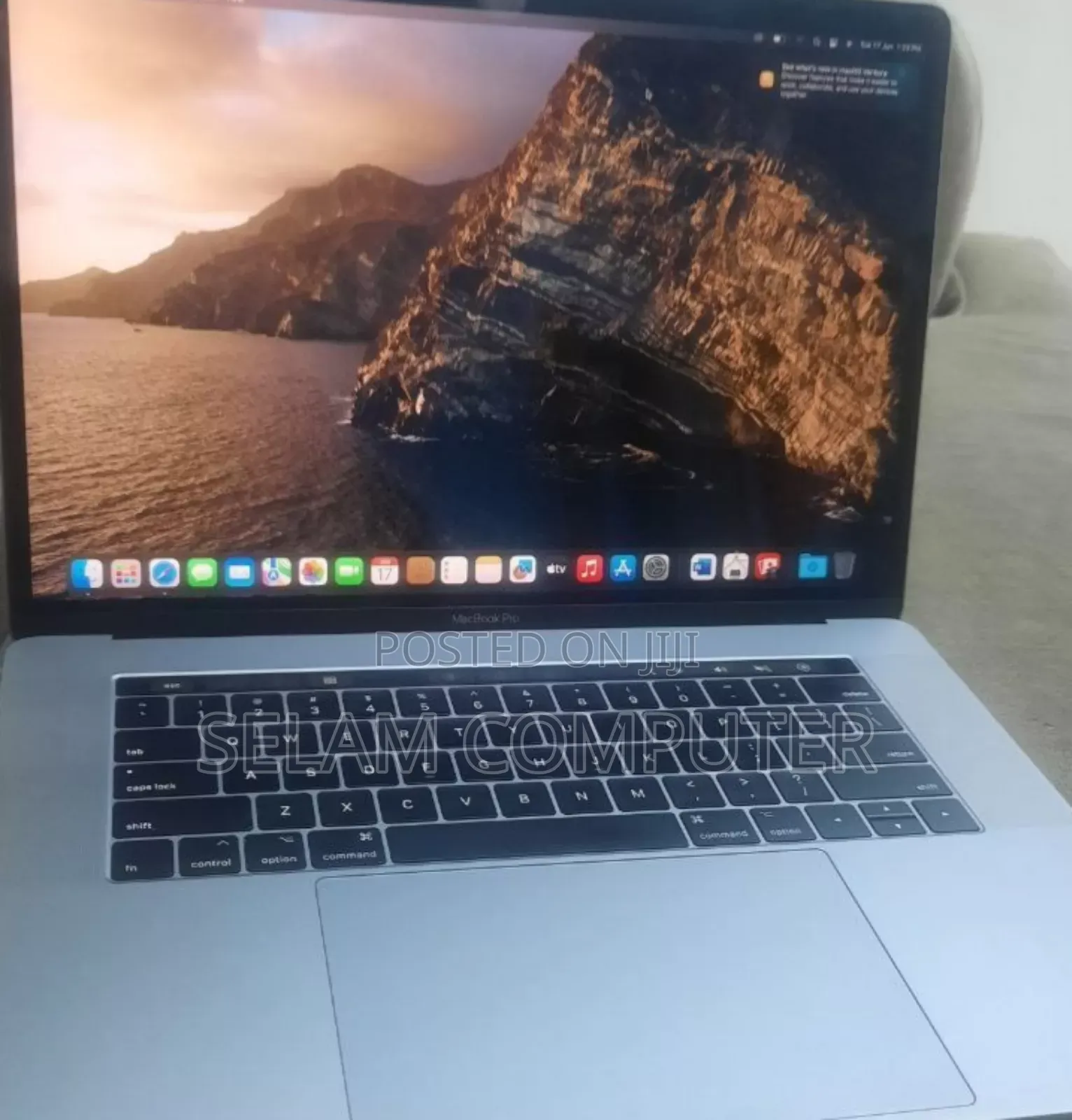 New Laptop Apple MacBook Pro 2017 16GB Intel Core I7 SSD 512GB