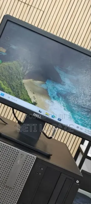 New Dell Inspiron 27 All-in-One 4GB Intel Core I5 SSD 500GB