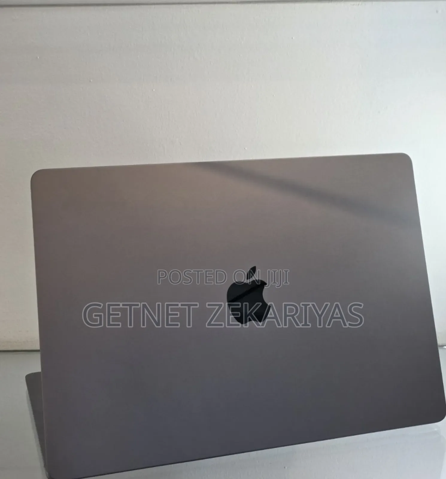 New Laptop Apple MacBook Air 2024 M3 15-Inch 8GB Apple M3 SSD 256GB