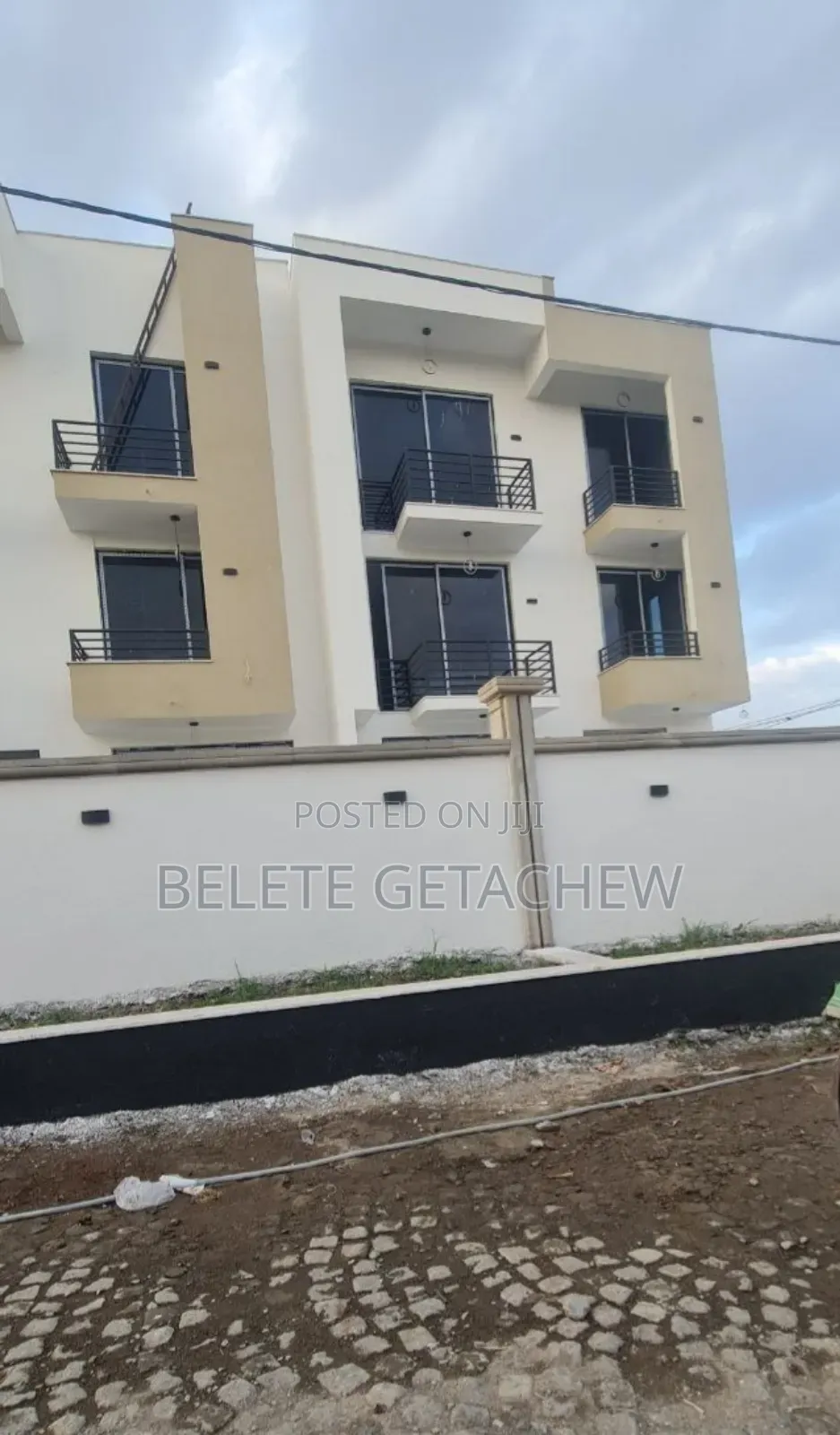 8bdrm House in Ayat Zone, G+2, Bole for sale