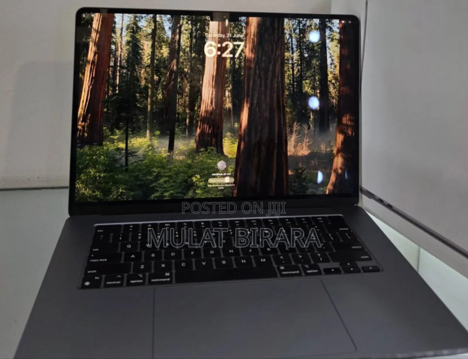 New Apple MacBook Air 2024 M3 15-Inch 8GB Intel Core M3 SSD 256GB