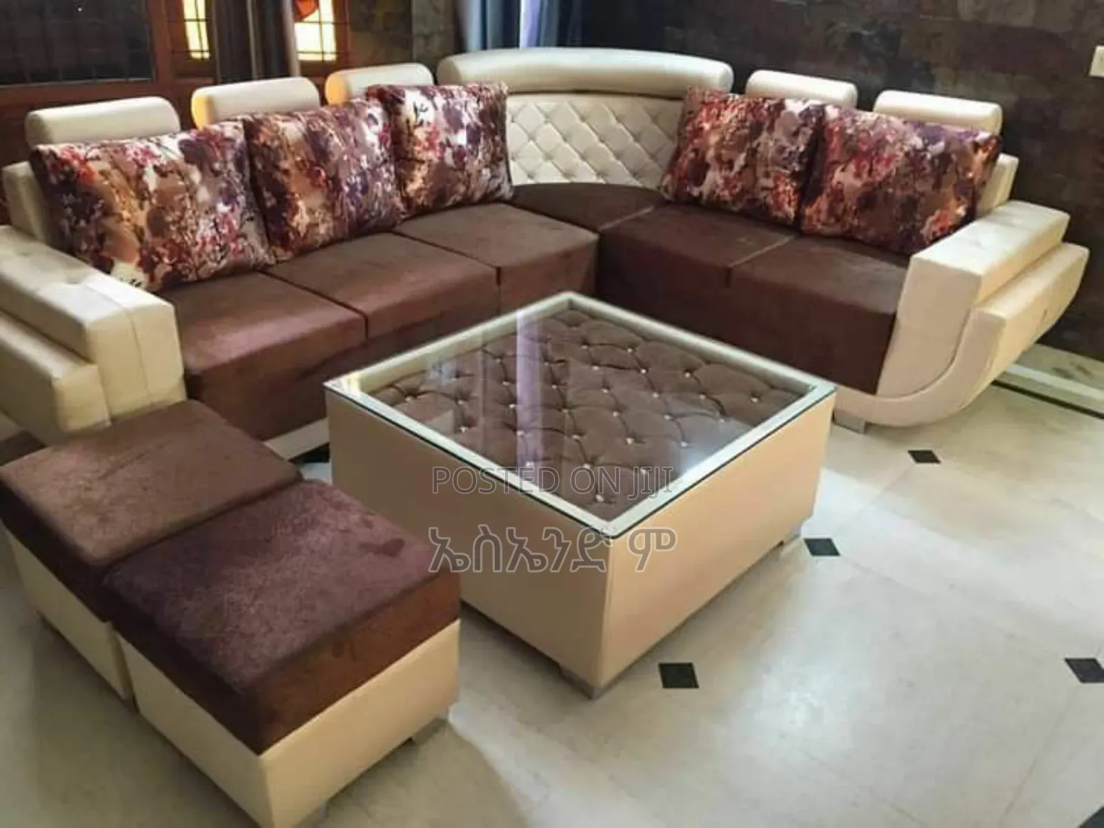 Turkey2 Sofa With Table Design