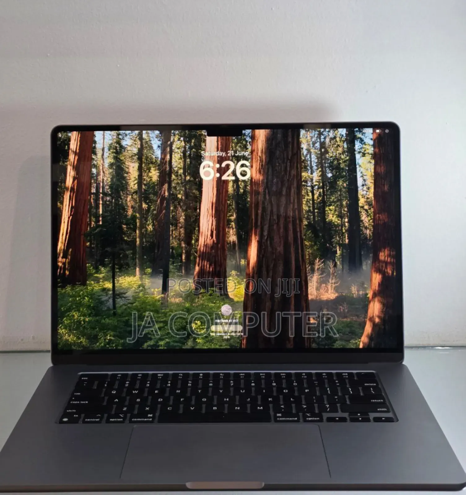 New Laptop Apple MacBook Air 2024 M3 15-Inch 8GB Apple M3 SSD 256GB