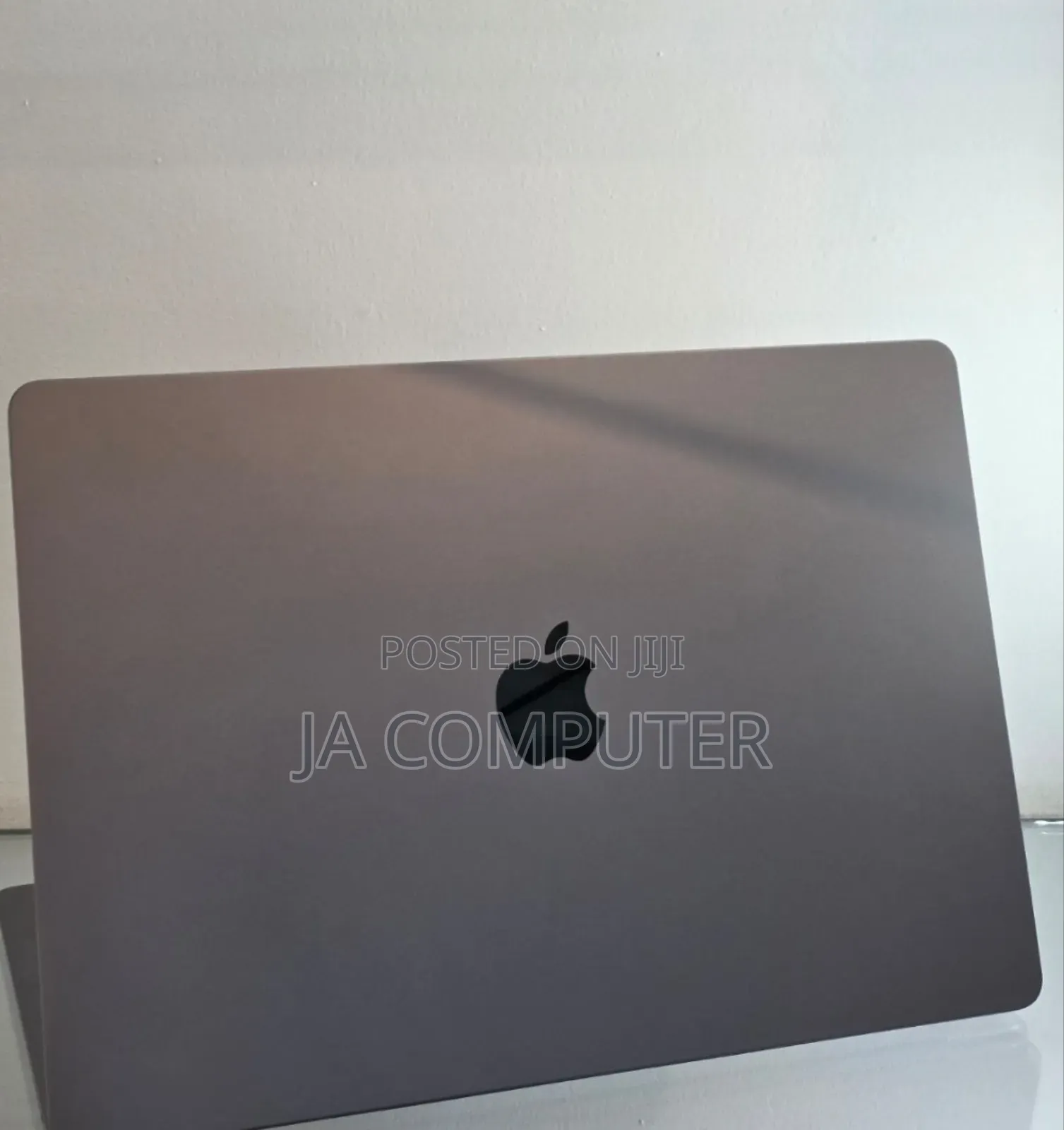 New Laptop Apple MacBook Air 2024 M3 15-Inch 8GB Apple M3 SSD 256GB