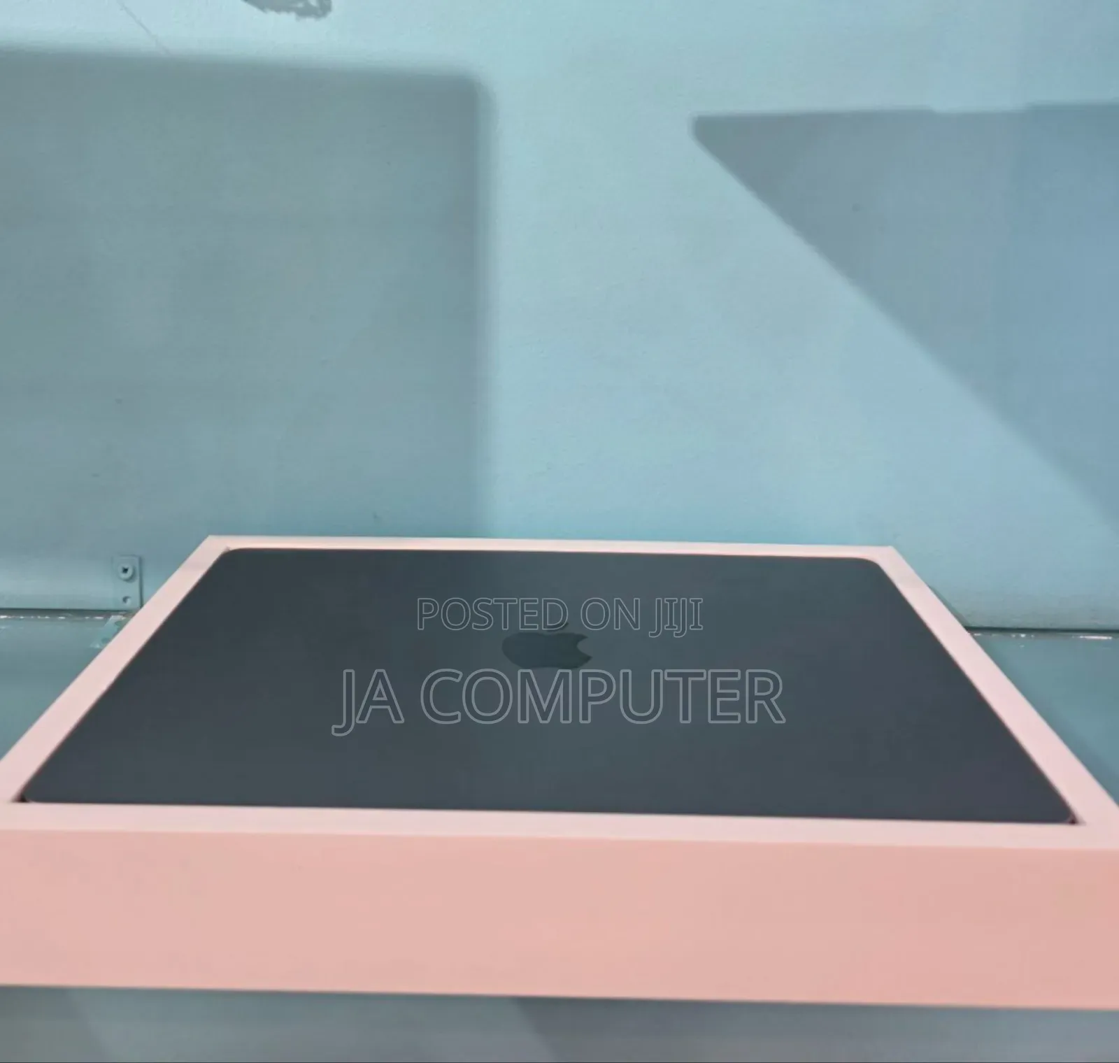 New Laptop Apple MacBook Air 2024 M3 15-Inch 8GB Apple M3 SSD 256GB