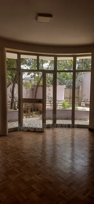 7bdrm House in Real, Bole for rent