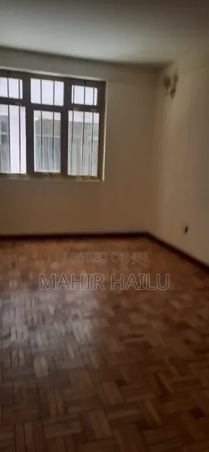 7bdrm House in Real, Bole for rent