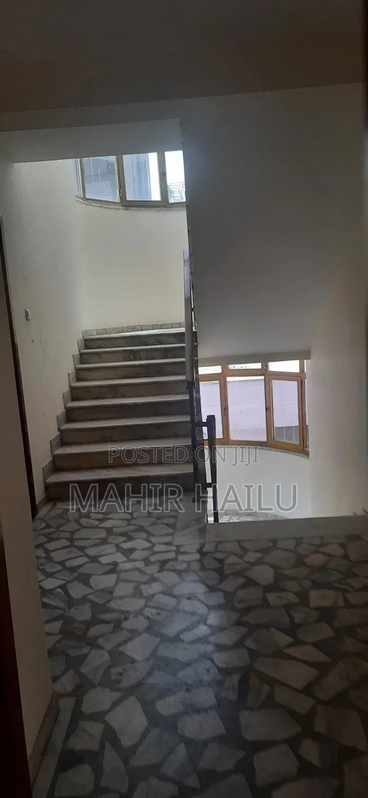 7bdrm House in Real, Bole for rent