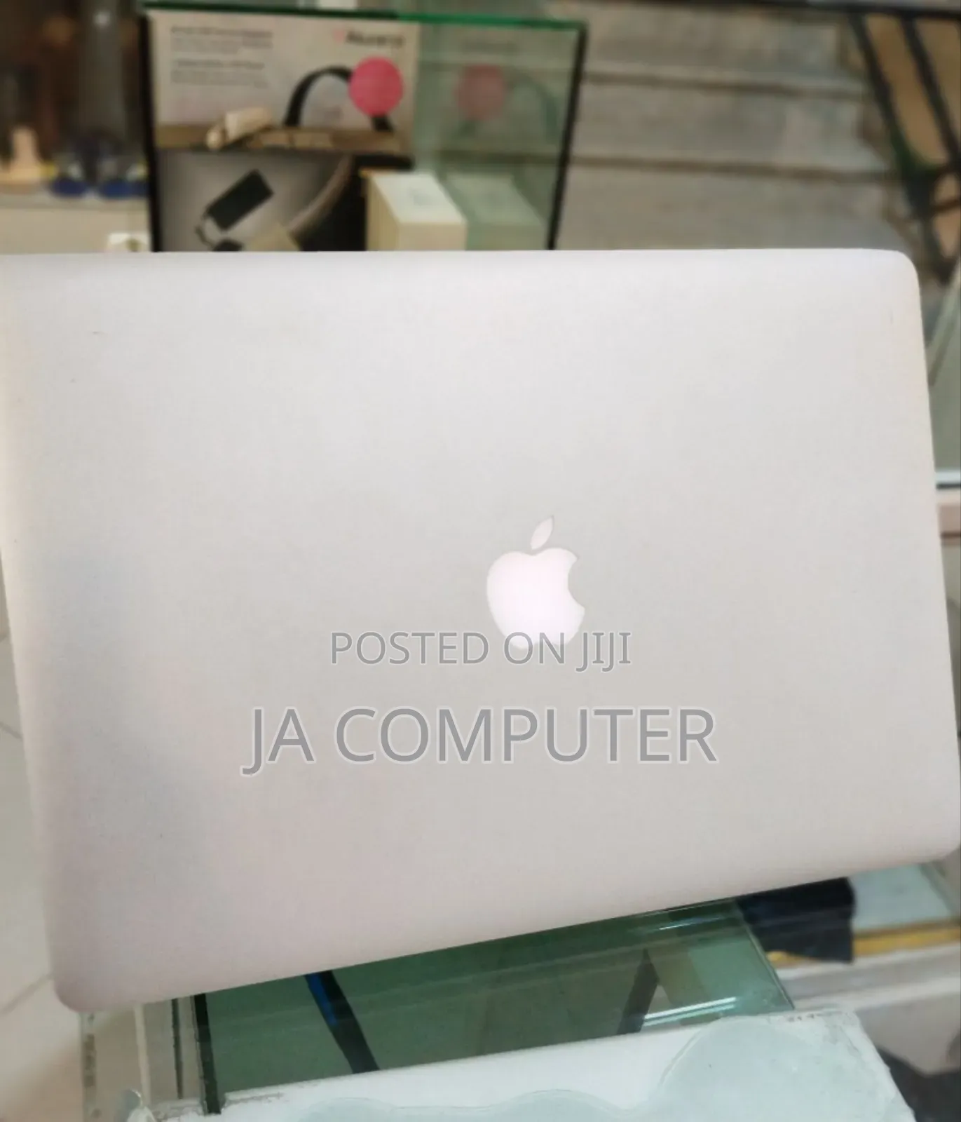 New Laptop Apple MacBook Pro 2015 16GB Intel Core I7 SSD 256GB