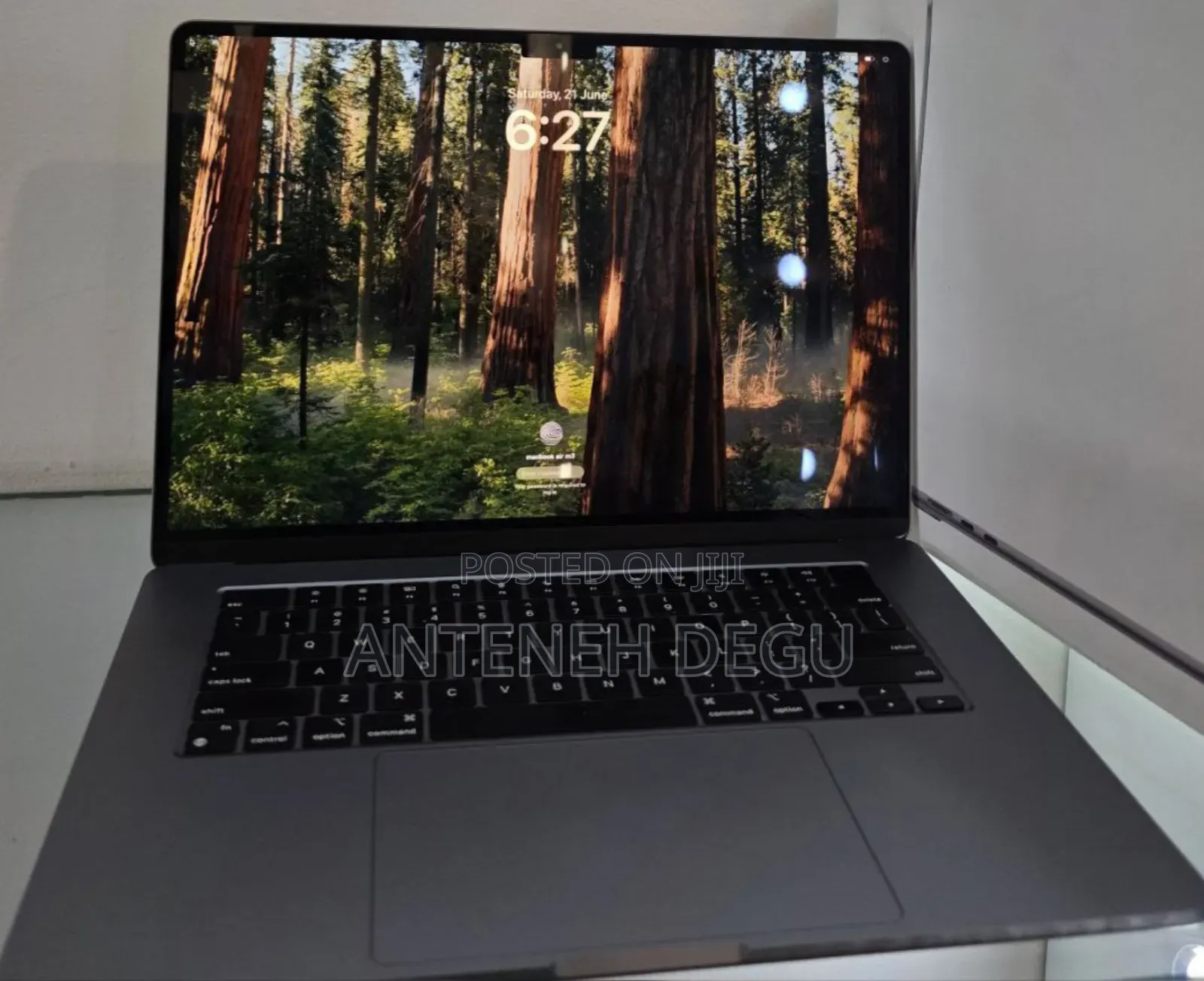 New Laptop Apple MacBook Air 2024 M3 15-Inch 8GB Apple M3 SSD 256GB