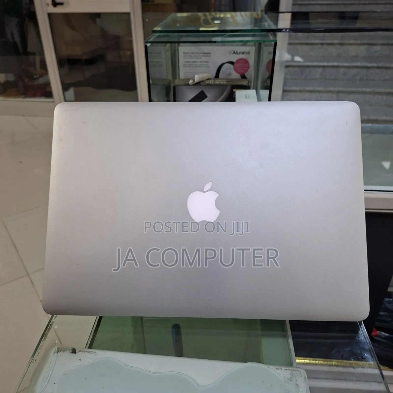 New Laptop Apple MacBook Air 2015 16GB Intel Core I7 SSD 256GB