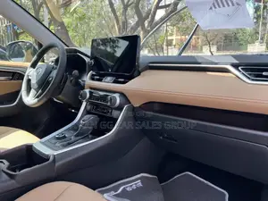 New Toyota RAV4 2024 Green