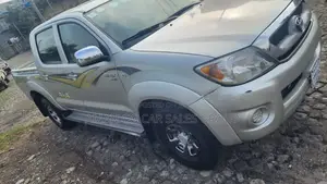 Toyota Hilux 2009 Gray