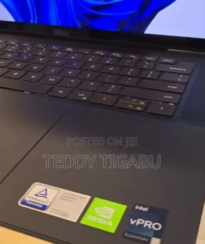 New Laptop Dell Inspiron 15 16GB Intel Core I7 SSD 1T