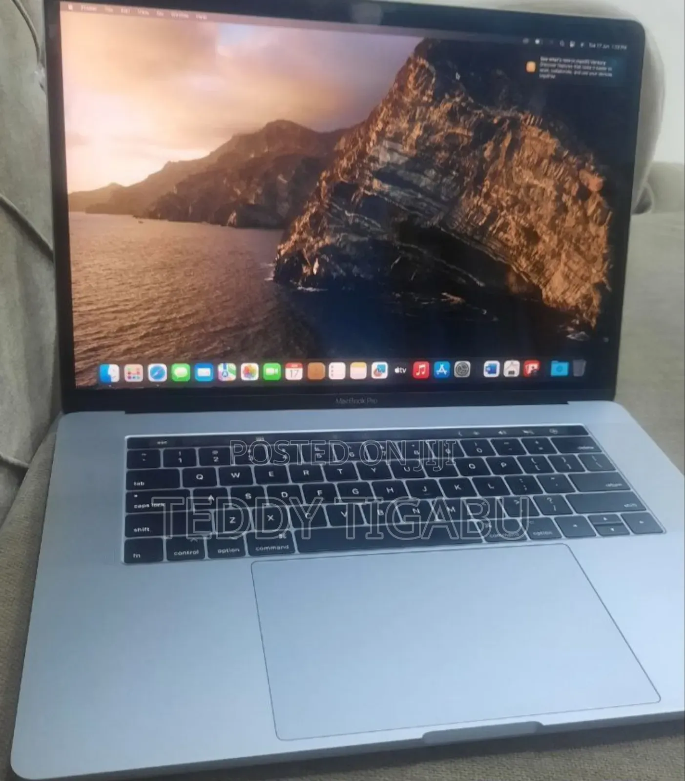 New Laptop Apple MacBook Pro 2017 16GB Intel Core I7 SSD 512GB