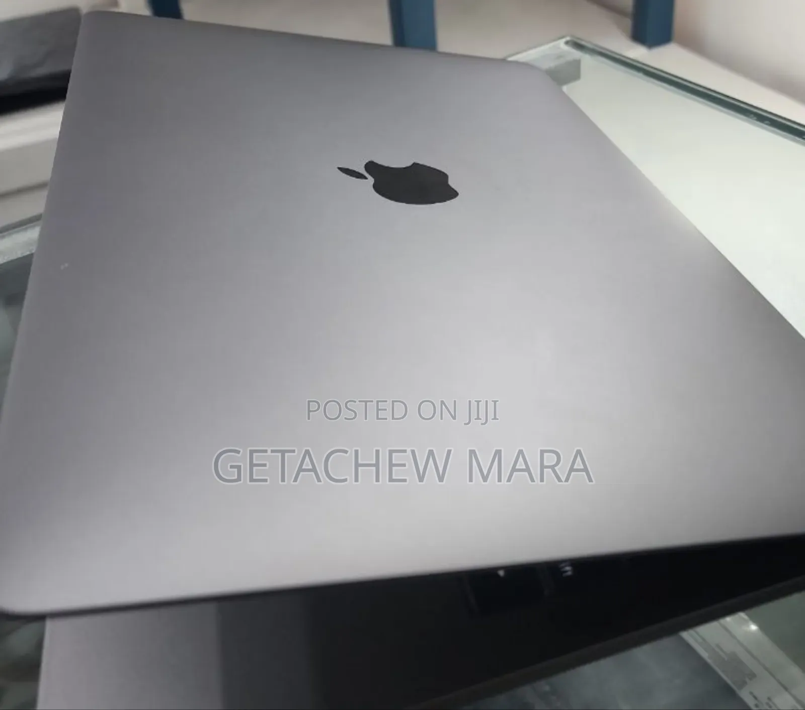 New Laptop Apple MacBook Pro 2019 8GB Intel Core I5 SSD 256GB
