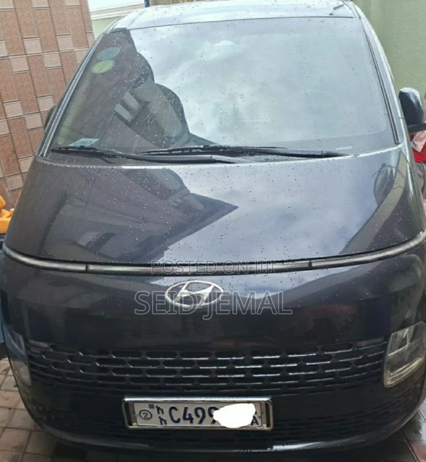 Hyundai Staria 2024 Gray