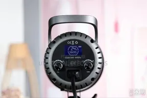 Studio 200 Watt Rechreagble Handheld Spot Light With Cri 97+