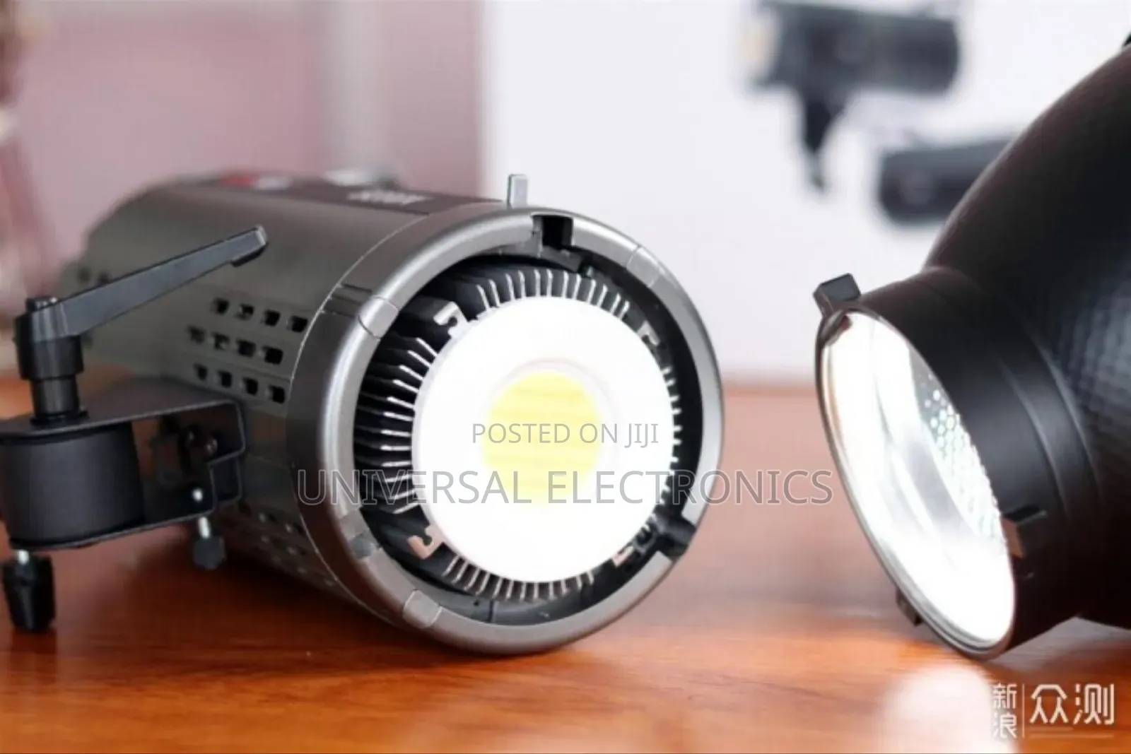 Versatile Bi‐Co Photography Handheld Rechargeable Spot Light