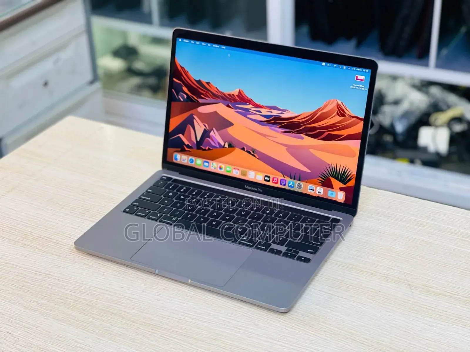 New Laptop Apple MacBook Pro 2020 M1 8GB Apple M1 SSD 256GB